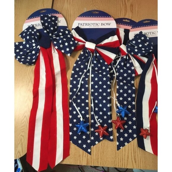 New Bundle of 11 Patriotic American Flag Decorations Ribbons & Socks - Picture 10 of 10